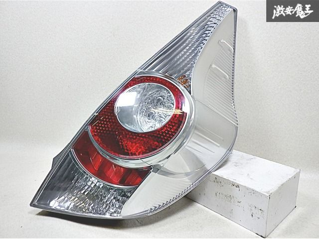 TOYOTA トヨタ 純正 NHP10 アクア 前期 LED テールライト テールランプ 