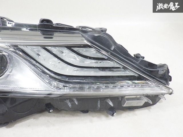 トヨタ 純正 カムリ AXVH50 ヘッドライト ヘッドランプ LED 右側 運転