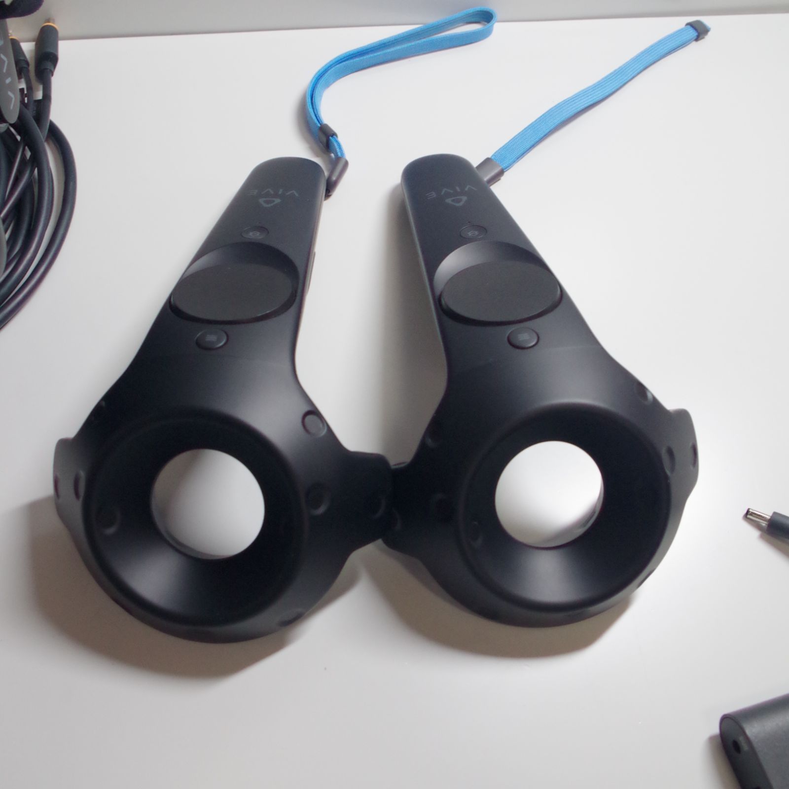 初代HTC VIVEセット HMD+コントローラー B0690 中古 - メルカリ