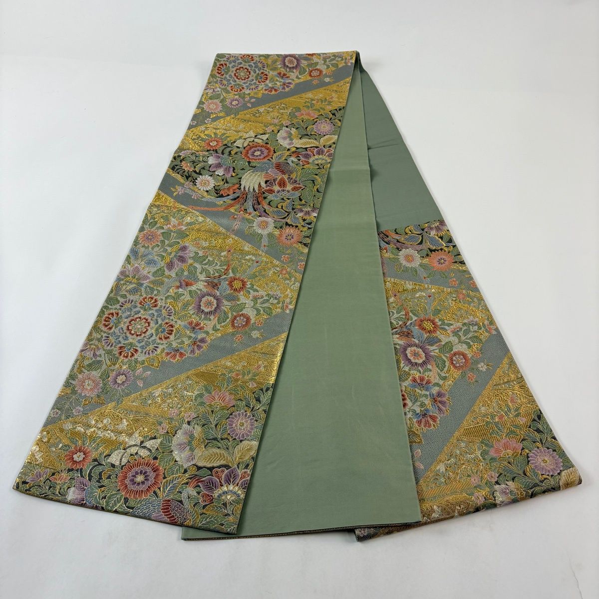 美品】 袋帯 秀品 孔雀 草花 箔 金糸 灰色 六通 正絹 【中古】 - メルカリ