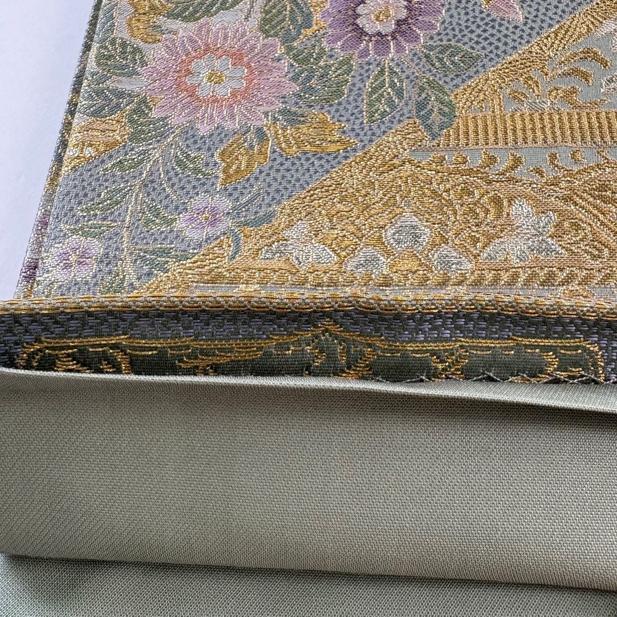 美品】 袋帯 秀品 孔雀 草花 箔 金糸 灰色 六通 正絹 【中古】 - メルカリ