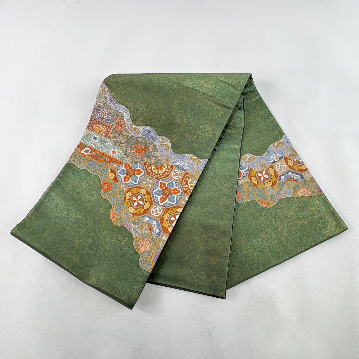 袋帯 秀品 蜀江華文 草花 刺繍 金糸 緑 お太鼓柄 正絹 【中古 袋帯 秀品 蜀江華文 草花 刺繍 金糸 緑 お太鼓柄 正絹 【中古