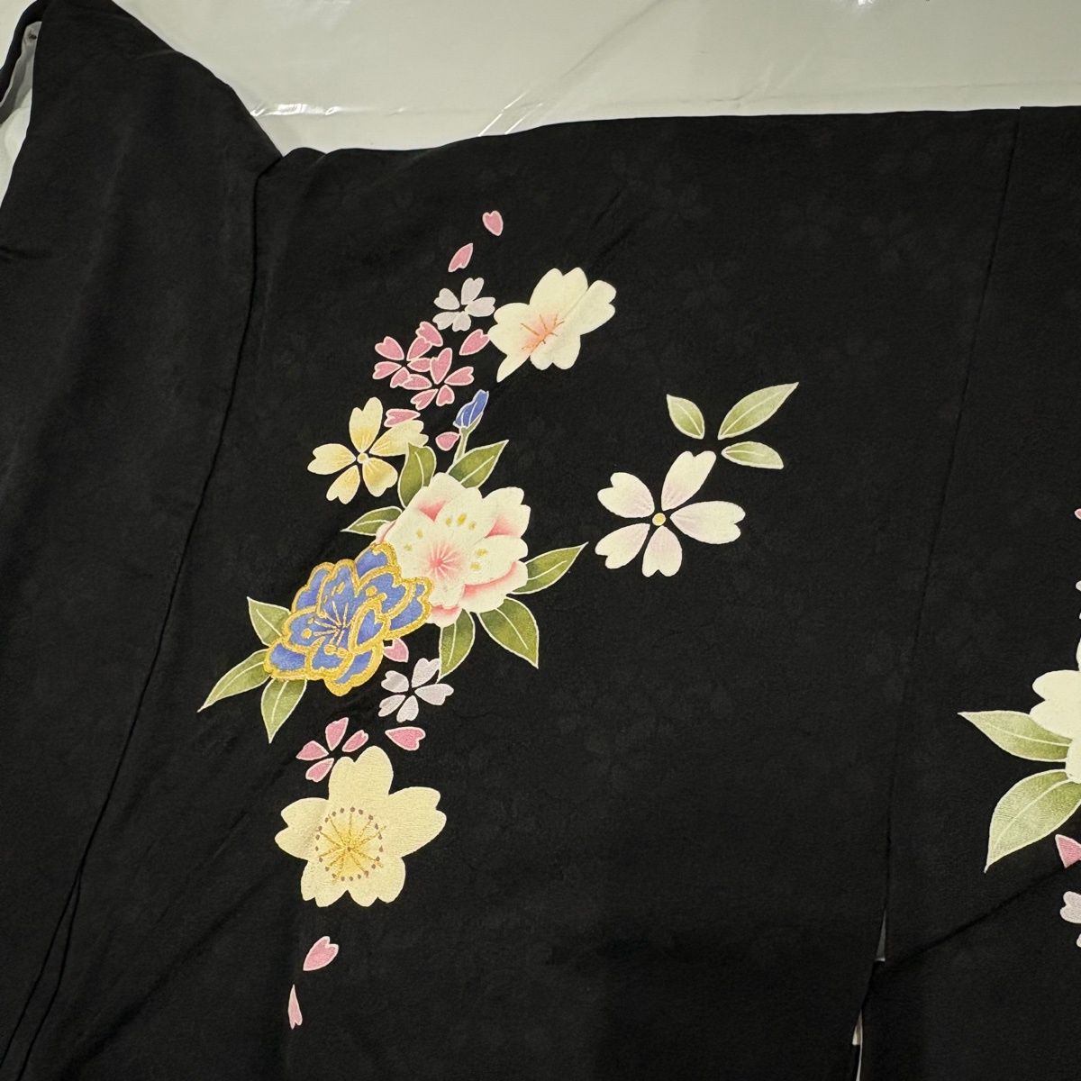 振袖 名品 身丈156cm 裄丈65.5cm 正絹 【中古】 振袖 身丈156cm 裄丈65cm M 袷 鈴乃屋 鶴 桜 金糸 金彩 赤茶 正絹 秀品