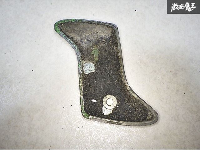 アクセサリー NISSAN 日産 純正 C210 C211 スカイライン ジャパン 後期 Sマーク エンブレム オーナメント ロゴ R30系 鉄仮面 激安魔王 棚