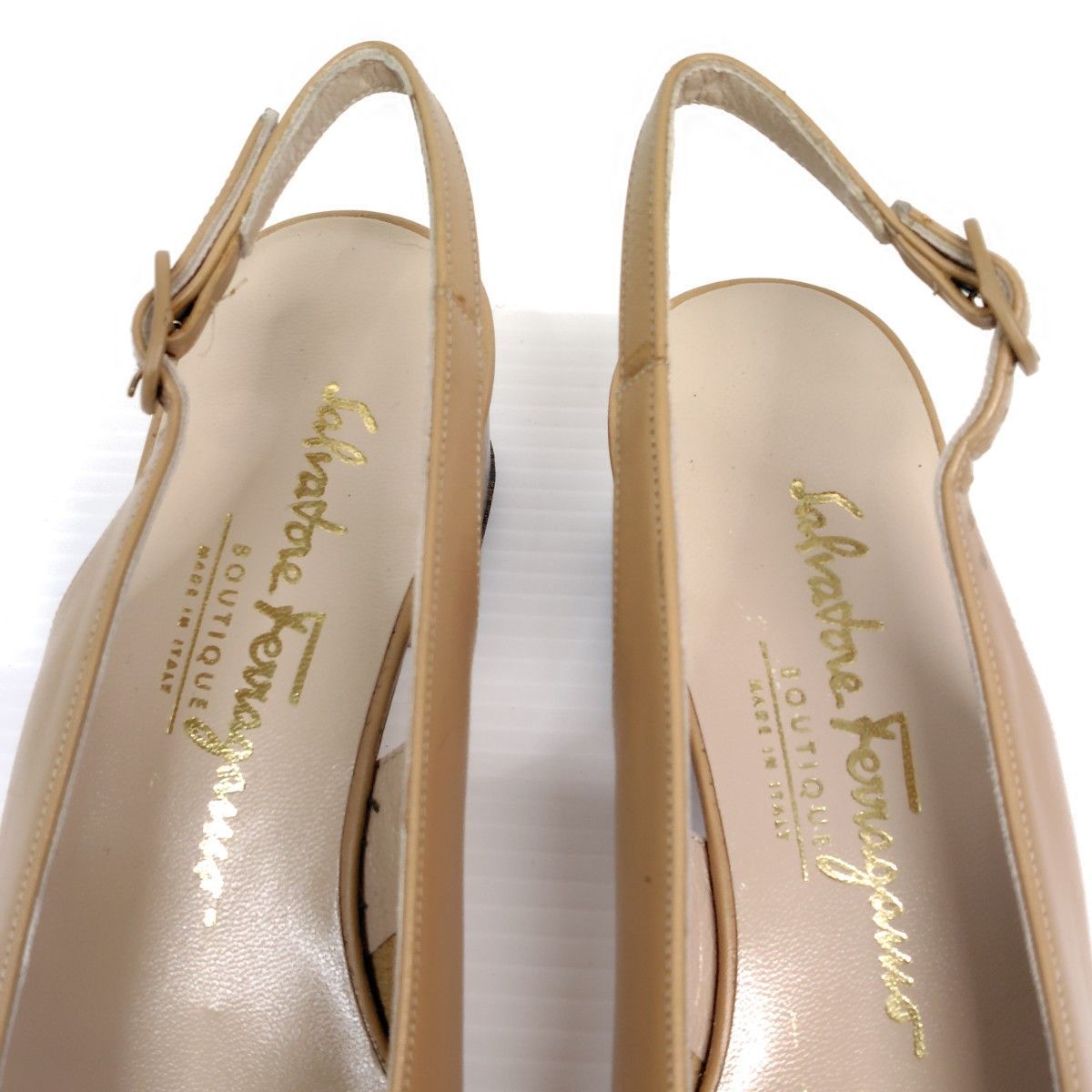 ☆未使用美品☆Salvatore Ferragamo フェラガモ パンプス 5C スリング 