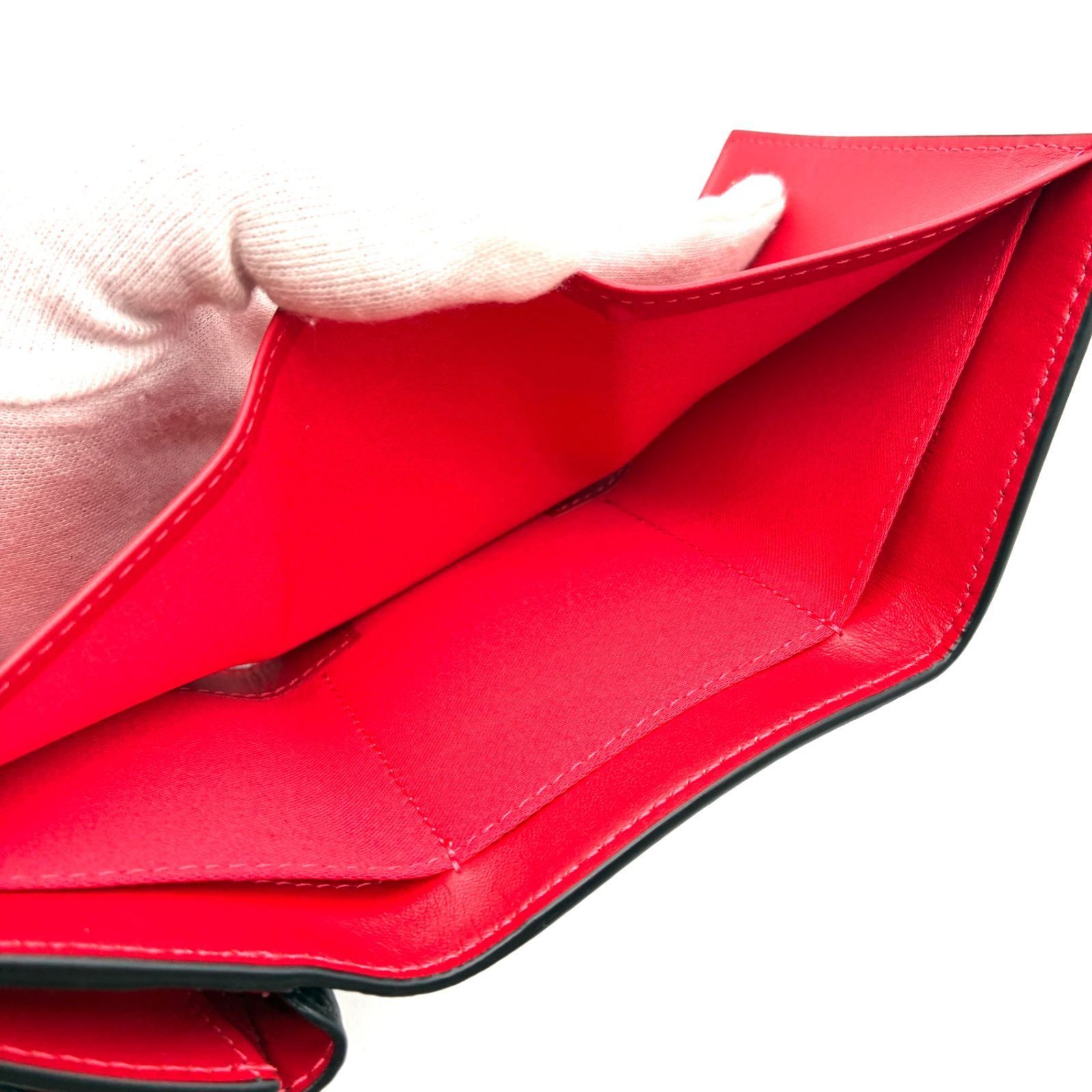未使用に近い Christian Louboutin クリスチャン ルブタン エリザ 三つ折り財布 コンパクトウォレット レザー 本革 ブラック レッド ゴールド金具 レディース ギフト プレゼント ミニ財布 スモール ロゴ 金具 クリスチャンルブタン Christian Louboutin 財布 三つ折り財布