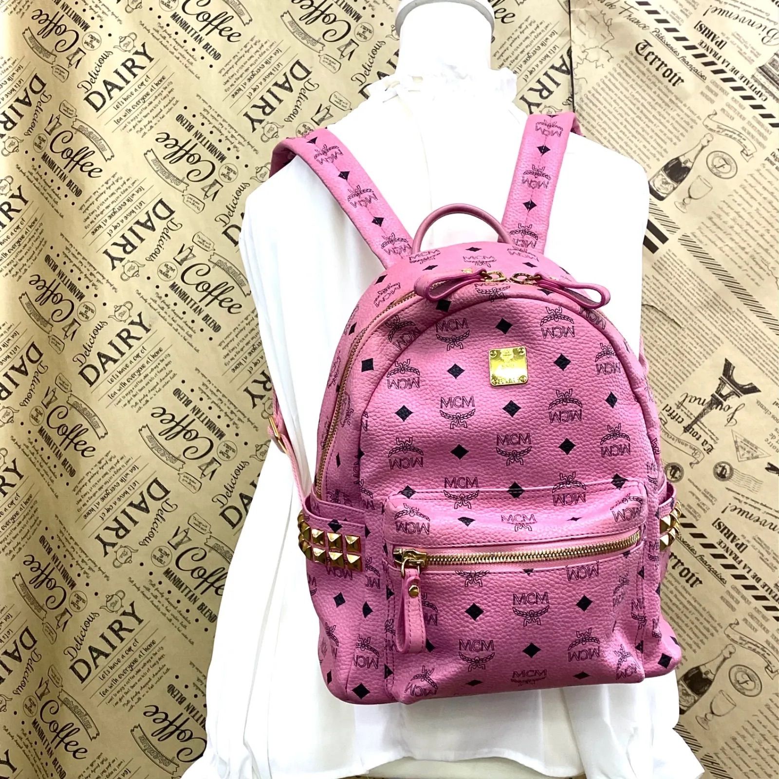 MCM ピンク リュック スタッズ付き