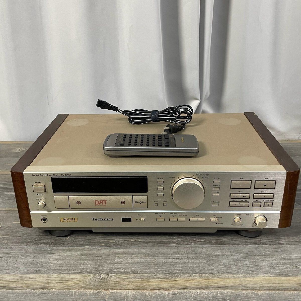 XE40 technics DAT デッキ SV-D900 リモコン付 / 送料無料/A0