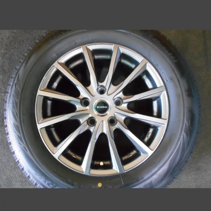 再開バリ山スタッドレス 205/65r16