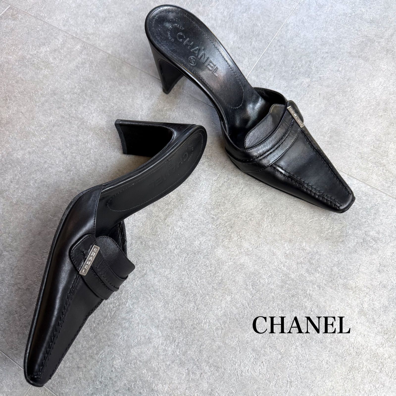 CHANEL シャネル ミュール ロゴ レザー ブラック 黒 シルバー CHANEL シャネル ミュール ロゴ レザー ブラック 黒 シルバー