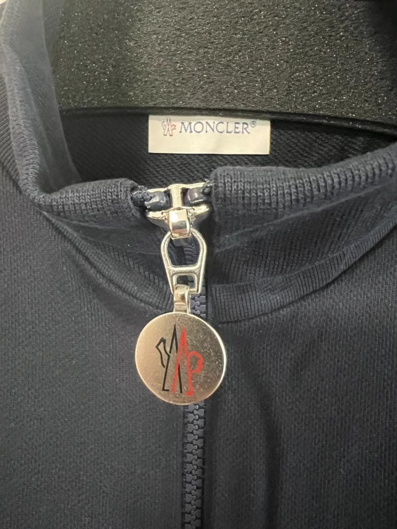 定価１1万‼️新品未使用品 MONCLER トラックジャケット 定価11万円！！☆新品未使用タグ付き品☆MONCLER ストライプライン