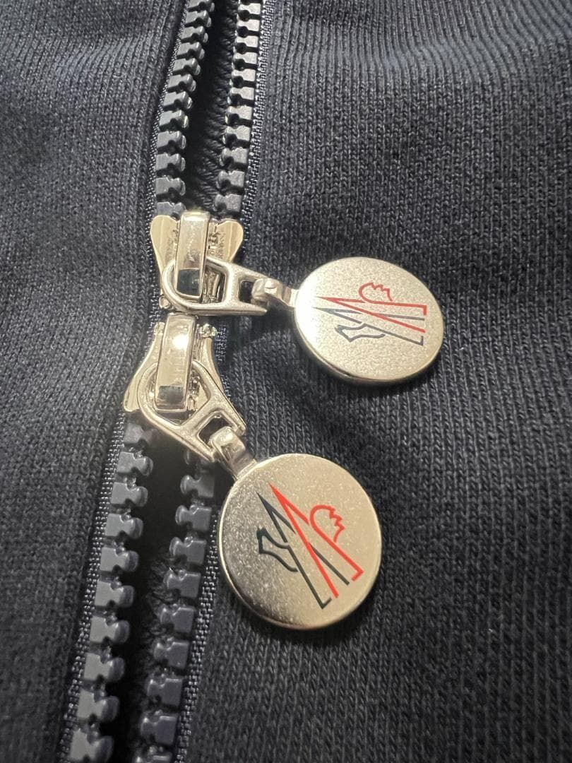 定価11万円！！☆新品未使用タグ付き品☆MONCLER ストライプライン