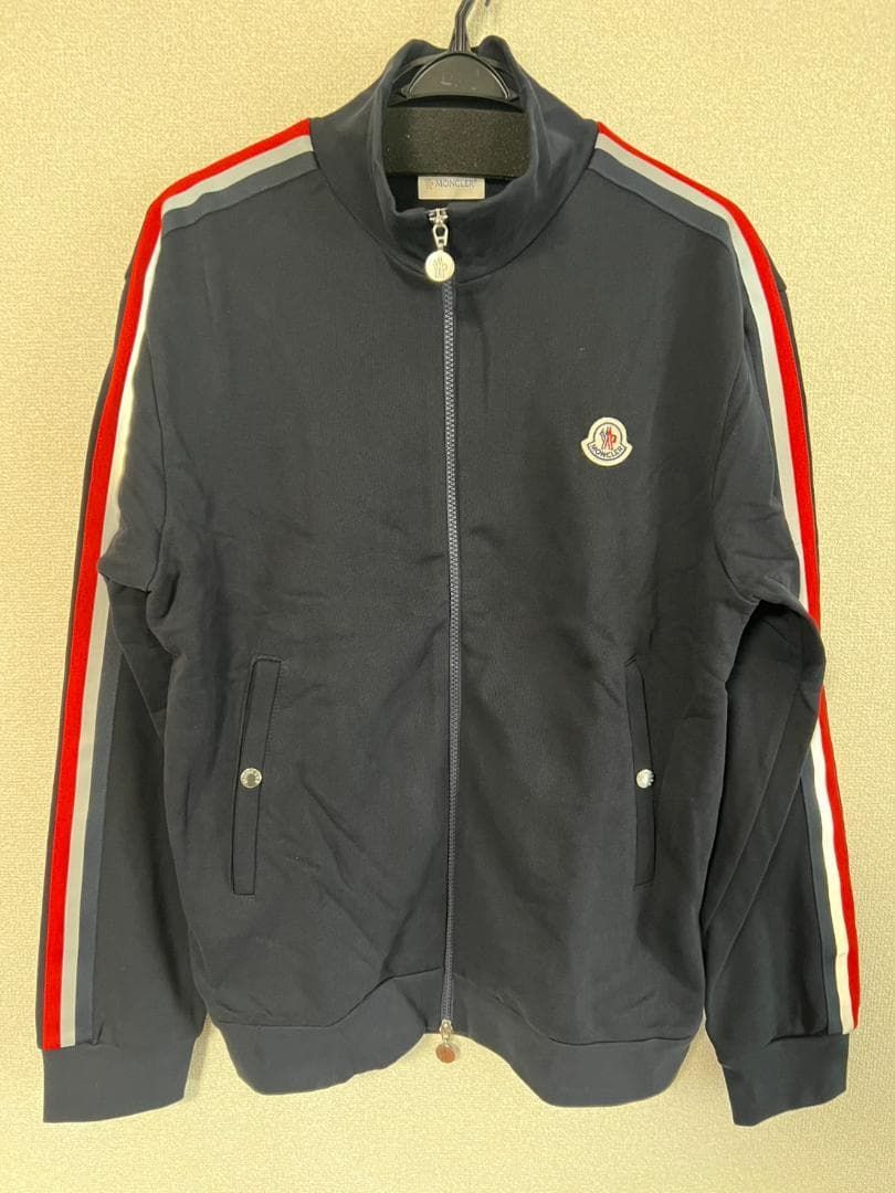 定価１1万‼️新品未使用品 MONCLER トラックジャケット 定価11万円！！☆新品未使用タグ付き品☆MONCLER ストライプライン
