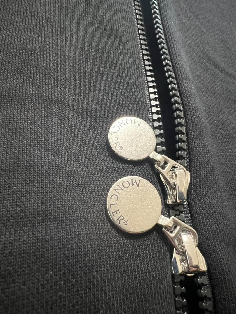 定価11万円！！☆新品未使用タグ付き品☆MONCLER ストライプライン