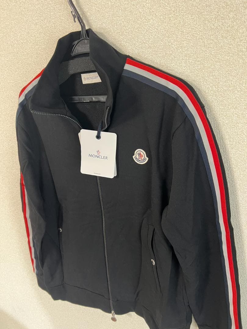 定価11万円！！☆新品未使用タグ付き品☆MONCLER ストライプライン