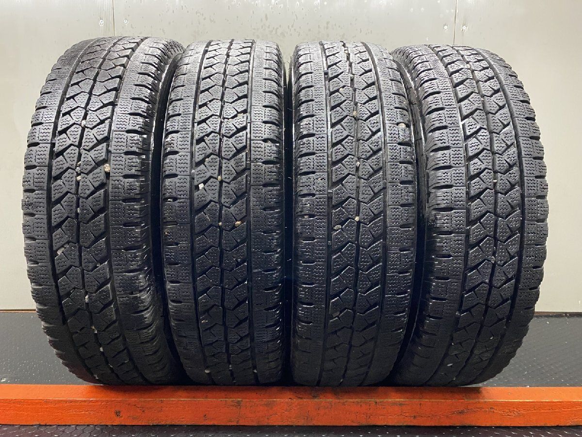 BS BLIZZAK W979 195/75R15 109/107L LT 15インチ ライトトラック用 スタッドレス 4本 22年製 バリ溝 トヨエース デュトロ等　(STK089) BS BLIZZAK W979 195/75R15 109/107L LT 15インチ ライトトラック用
