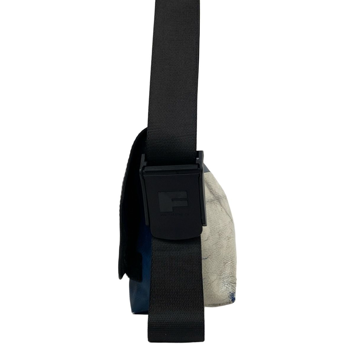FREITAG(フライターグ) ショルダーバッグ - ネイビー×白×黒 FREITAG/フライターグ】よりショルダーバッグ2点を買取入荷いたしまし