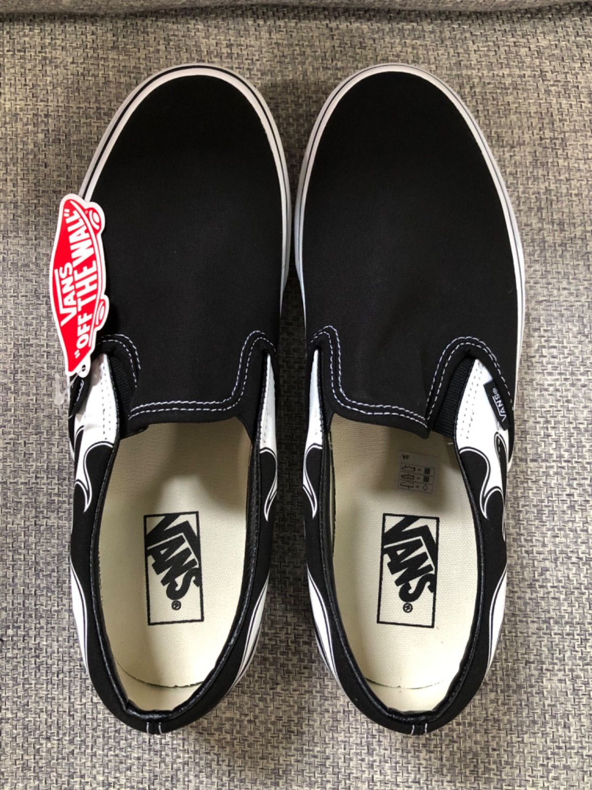 VANSの定番モデルクラシック スリッポン フレイムパターン（炎柄）28cm 