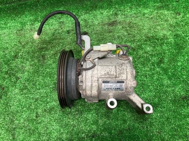 タント L385S エアコンコンプレッサー カスタムXスペシャル 4WD 