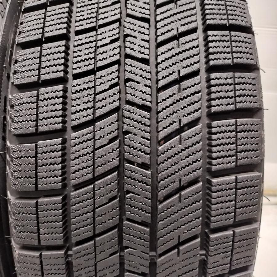 ◇本州・四国は送料無料◇ ＜スタッドレスタイヤ 2本＞ 215/45R17 