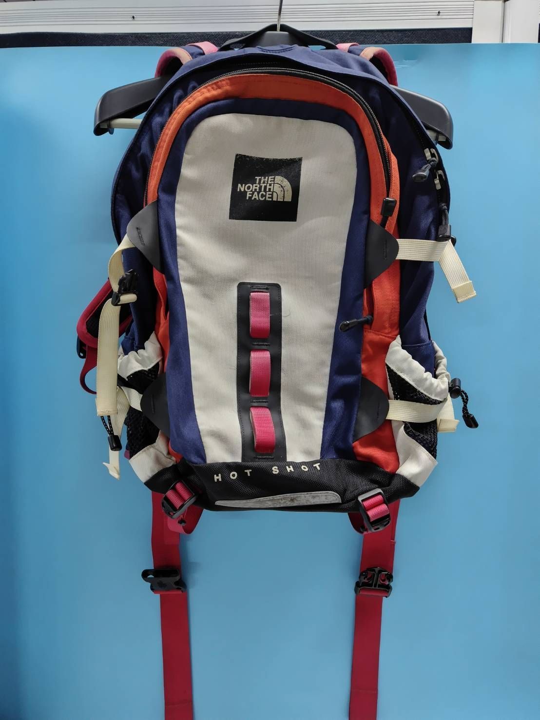 THE NORTH FACE HOT SHOT SE/バックパック/リュック/トリコロール 