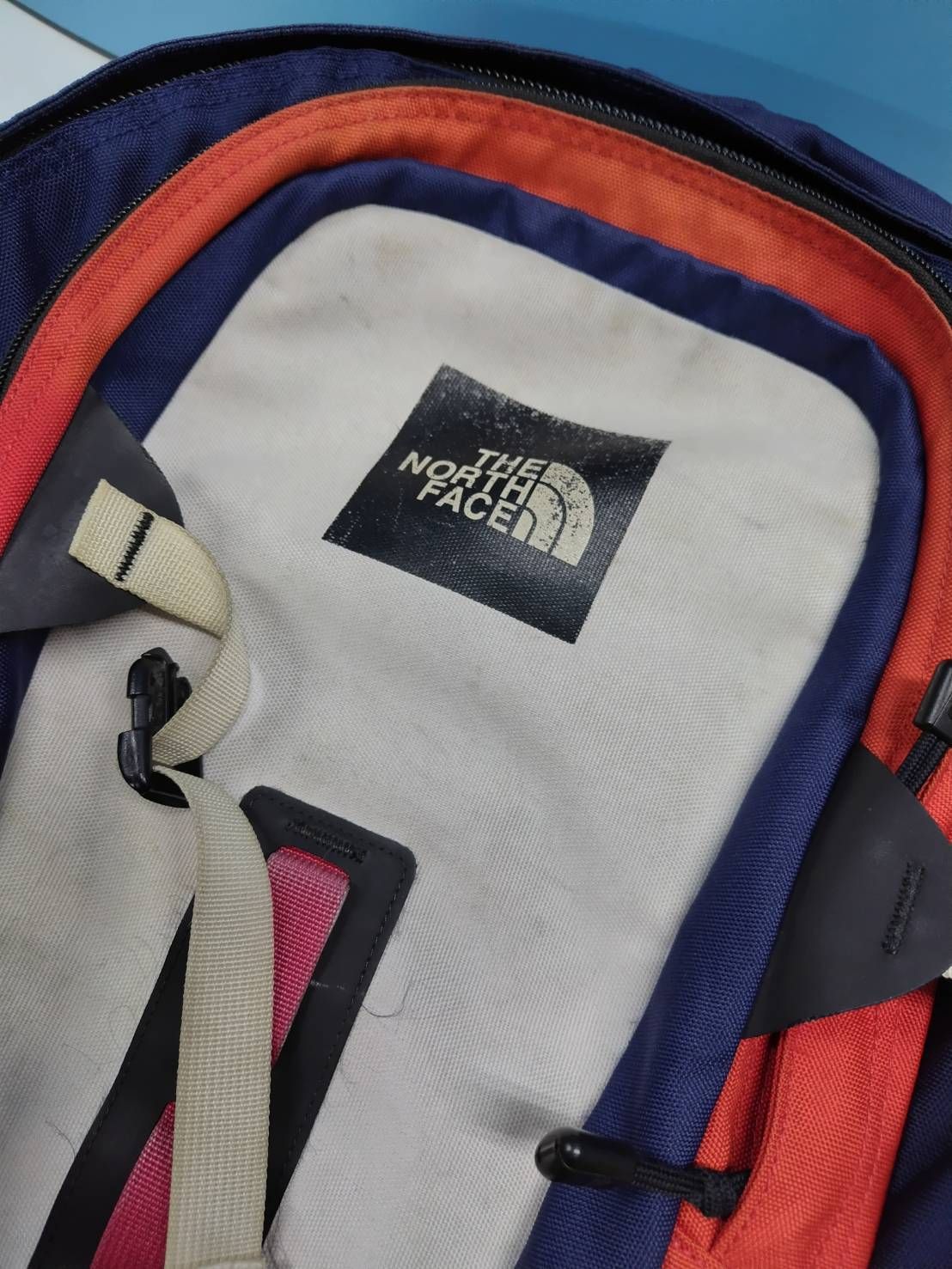 THE NORTH FACE HOT SHOT SE/バックパック/リュック/トリコロール 