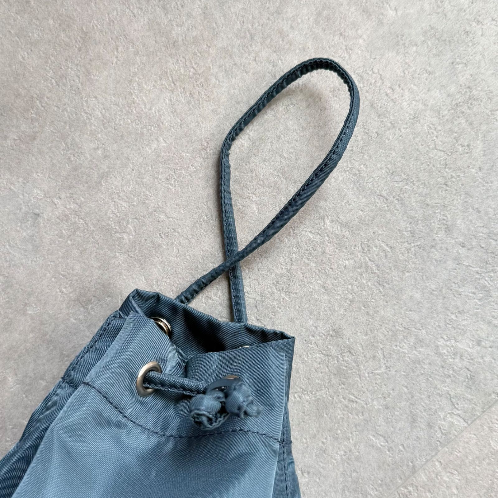 美品 PRADA プラダ 三角ロゴ 巾着バック ナイロン ハンドバック
