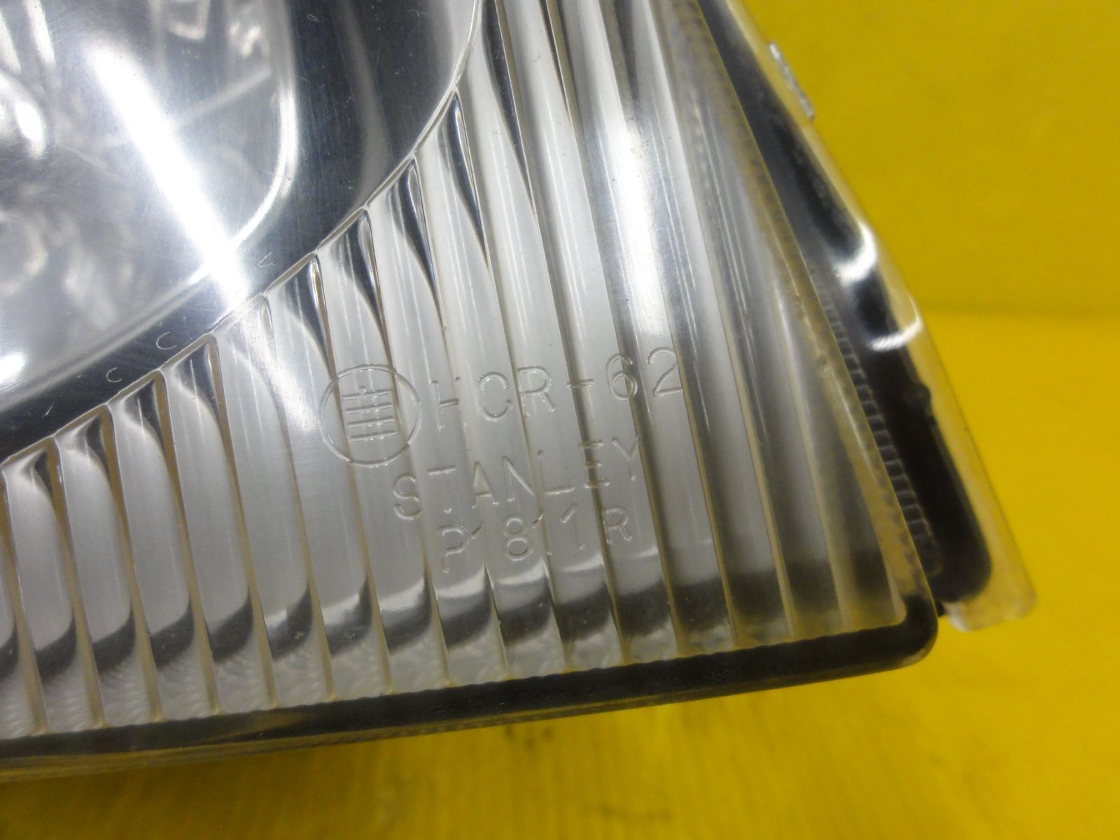☆平成13年車 スズキ Kei HN22S 右 ヘッドライト ヘッドランプ STANLEY