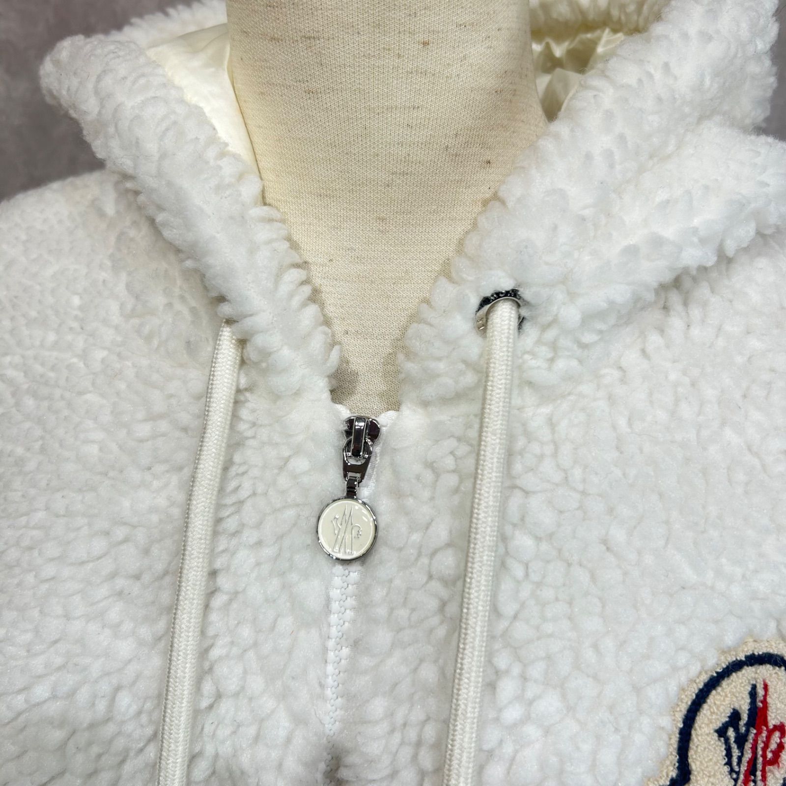 美品】 MONCLER モンクレールボア ジャケットパーカー白xs - メルカリ