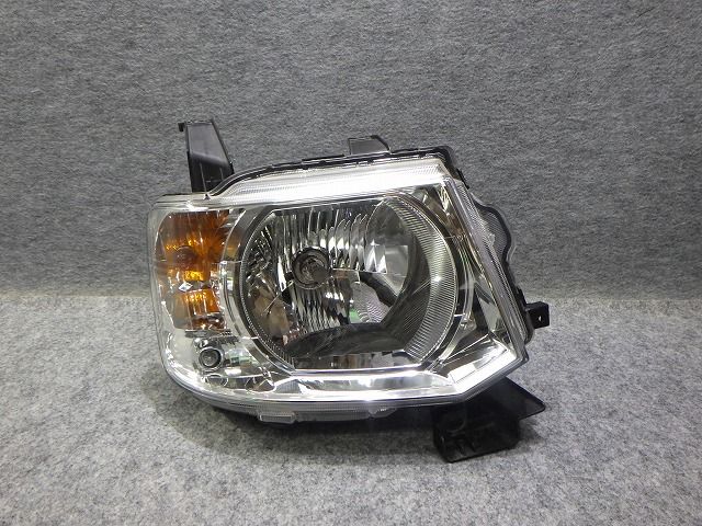 EKワゴン 右ヘッドライト ハロゲン H82W P6519 8301A602 260404019 