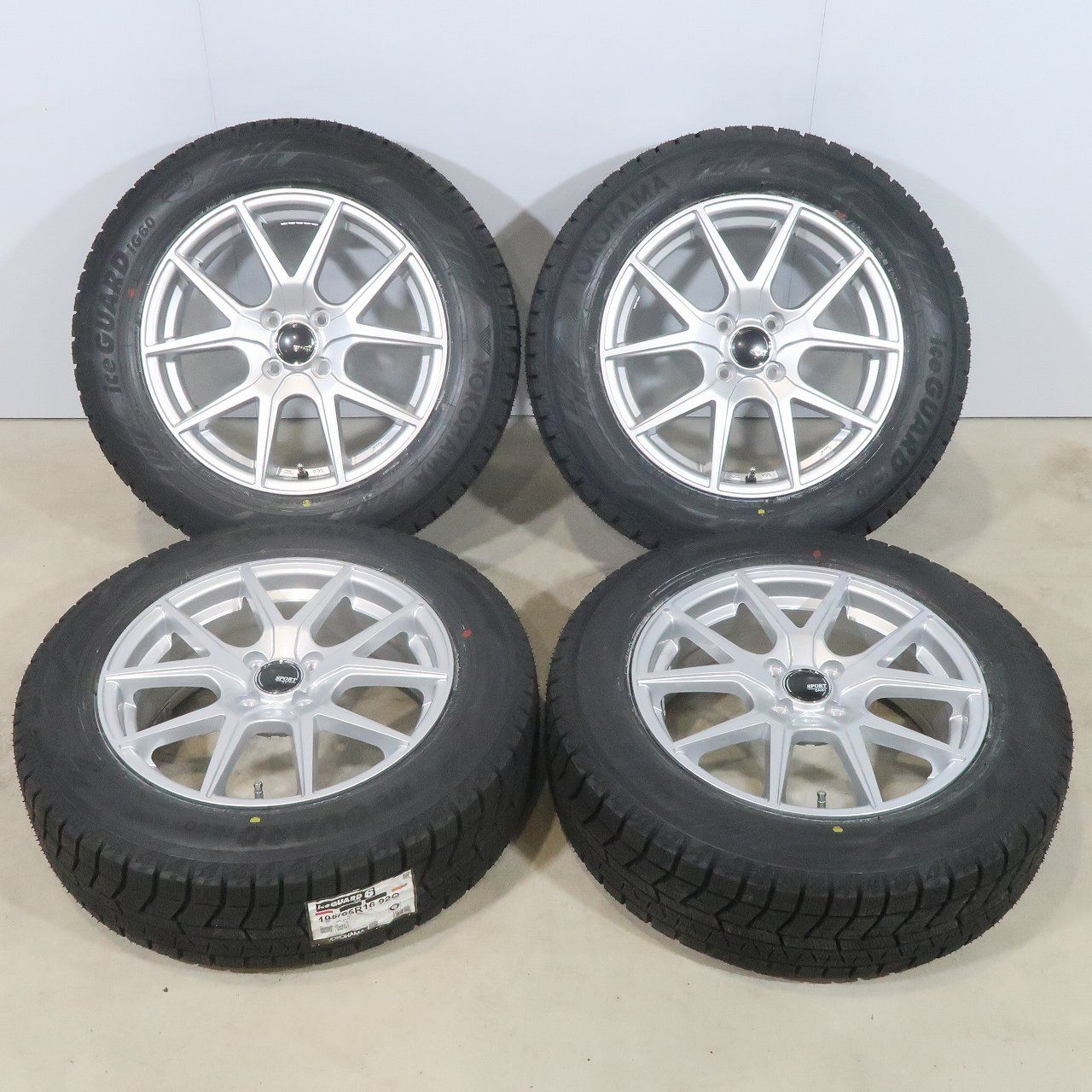 未使用タイヤ】ライズ ロッキー 等 4本 社外16インチ 6J+42 4H PCD100 