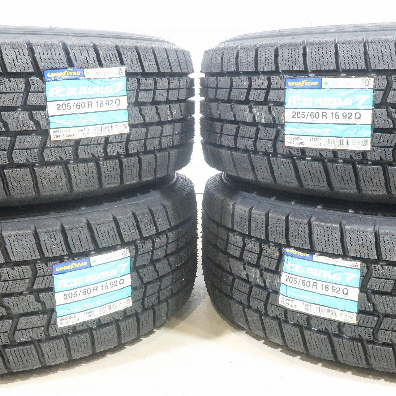 未使用タイヤ】ヴォクシー ステップワゴン 等 4本 社外 16インチ 6.5J+ 