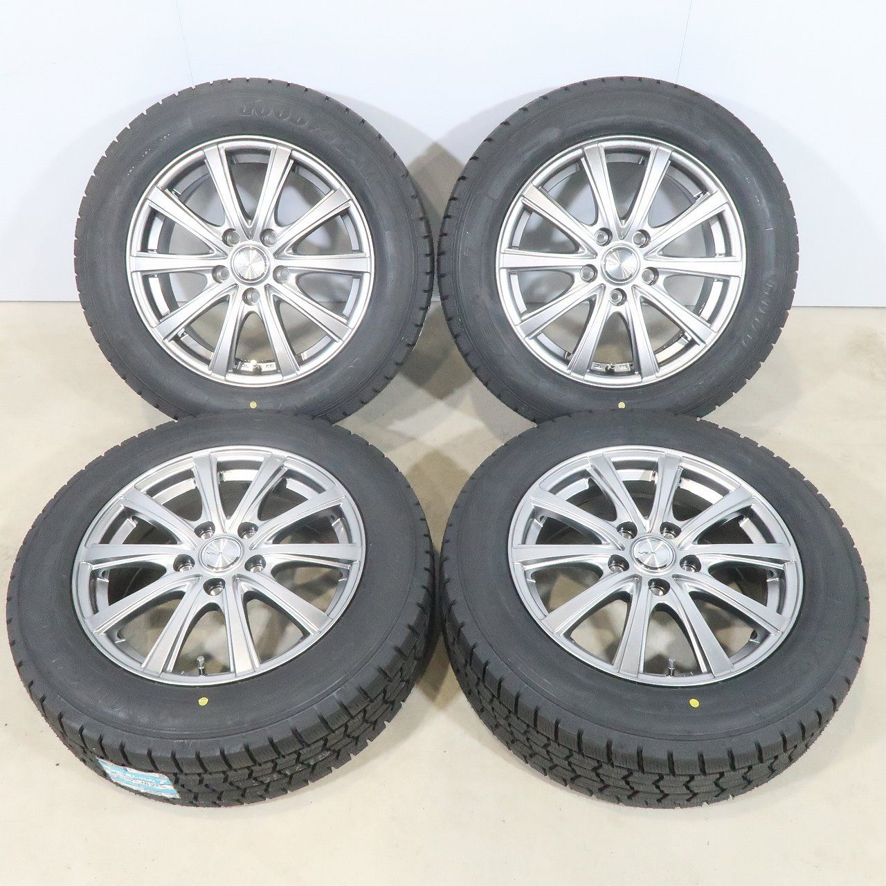 未使用タイヤ】ヴォクシー ステップワゴン 等 4本 社外 16インチ 6.5J+ 