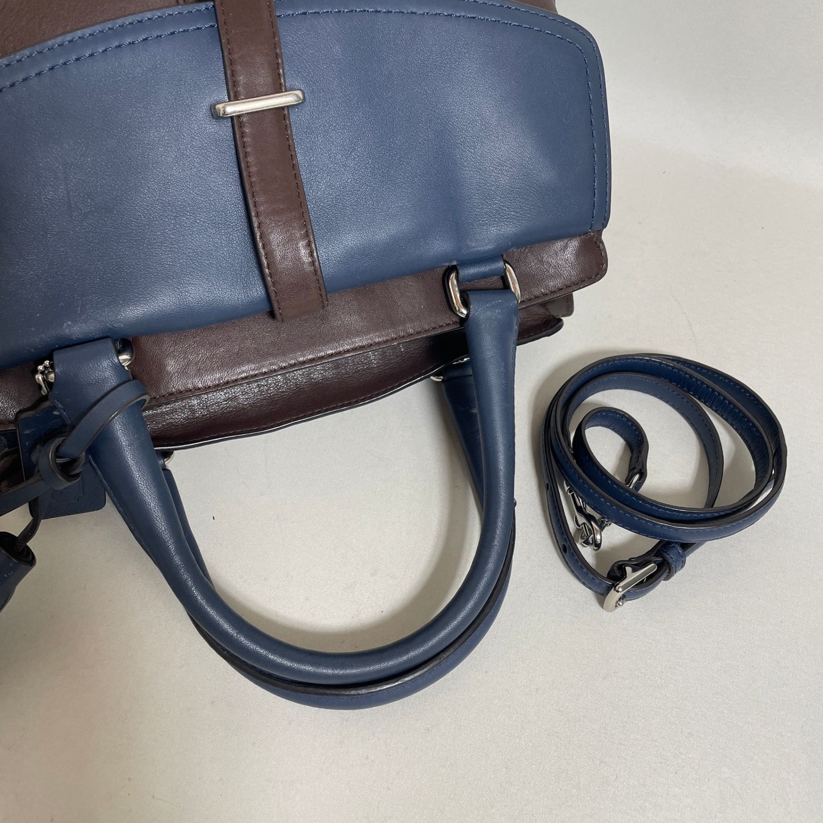 2603-39｜コーチ 2WAYハンドバッグ レザー バイカラー - メルカリ