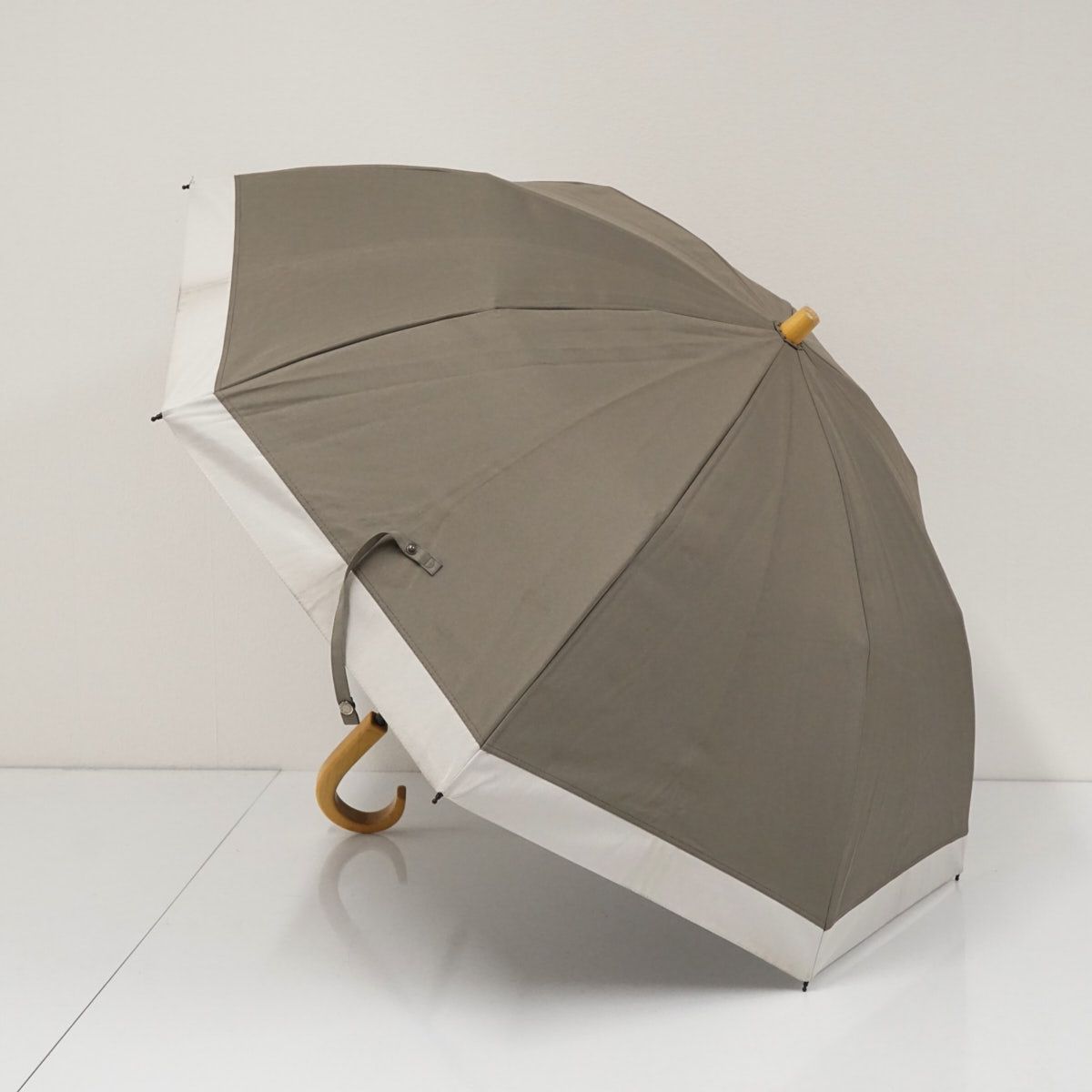 サンバリア100 完全遮光折日傘 USED美品 晴雨兼用 2段折 コンビ