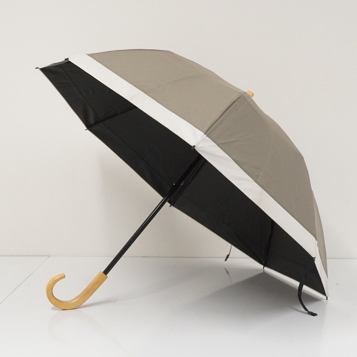 サンバリア100 完全遮光折日傘 USED美品 晴雨兼用 2段折 コンビ