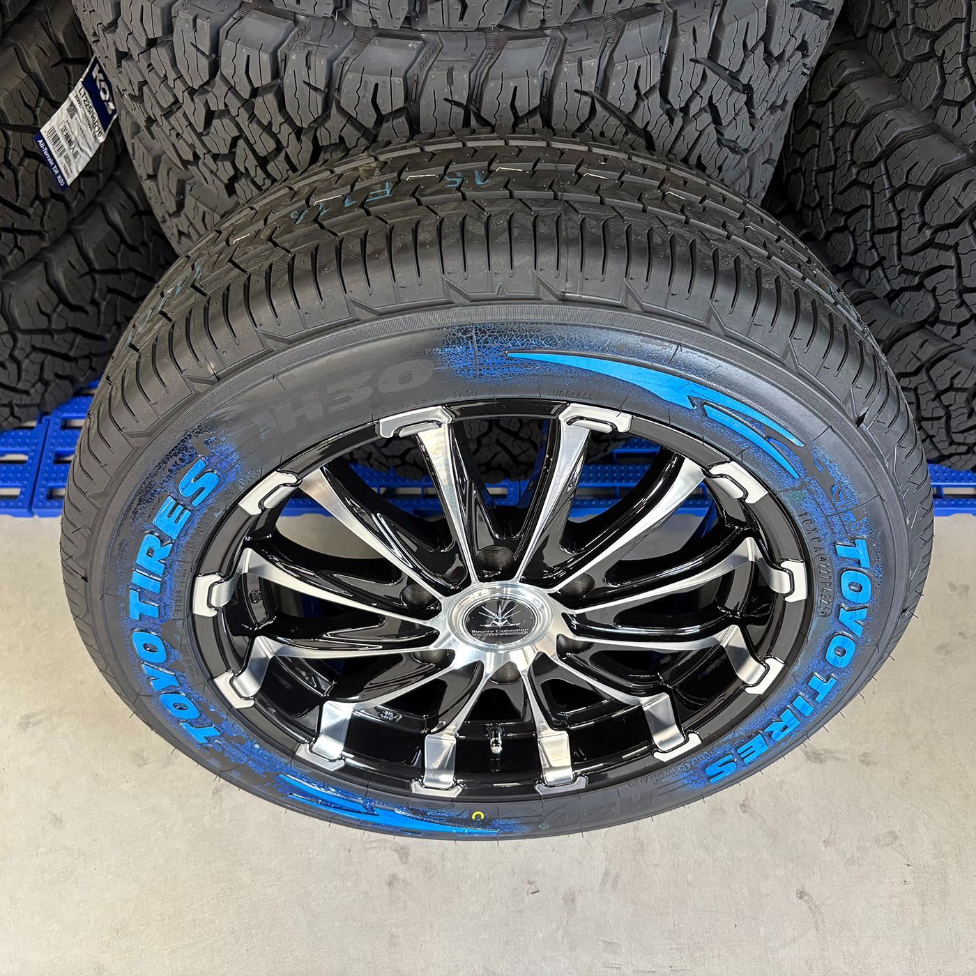 新品4本セット】ハイエース 200系 車検対応 タイヤホイール TOYO H30 