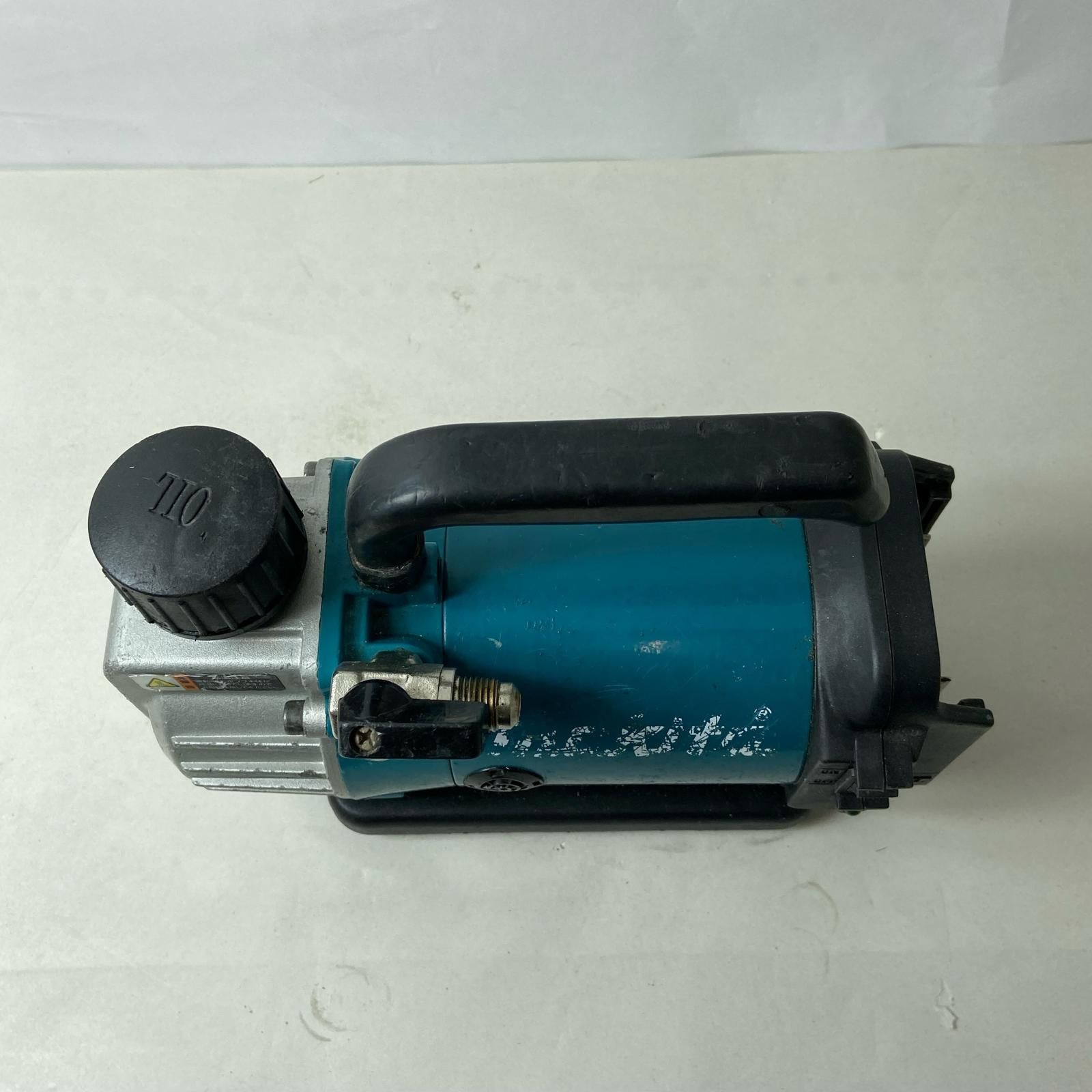 MAKITA マキタ 18V充電式真空ポンプ VP180D ブルー - メルカリ