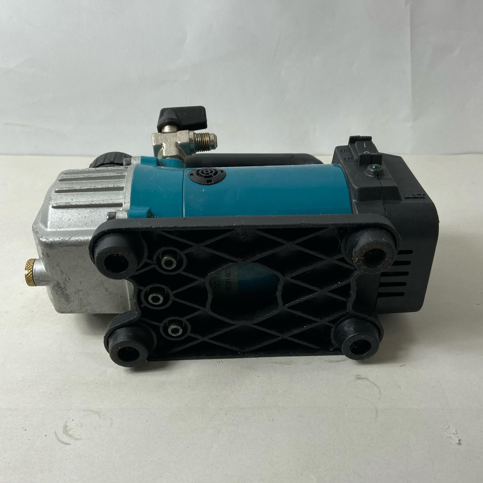 MAKITA マキタ 18V充電式真空ポンプ VP180D ブルー - メルカリ