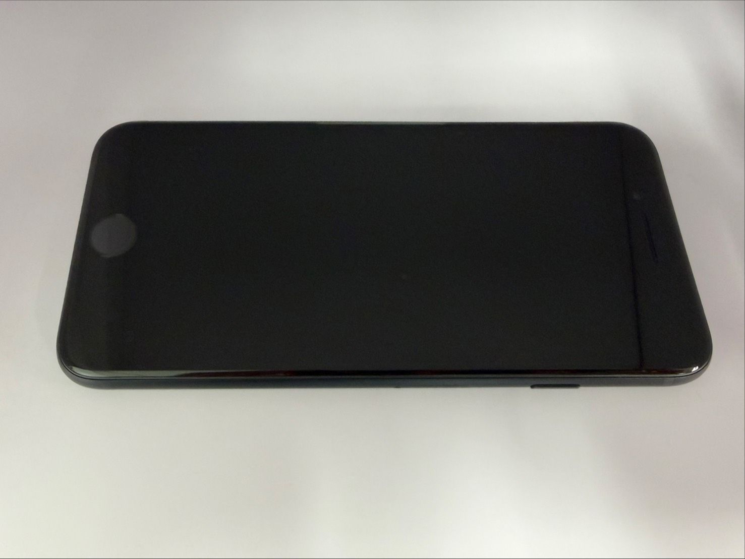 極美品】iPhone SE 第3世代 64GB / バッテリー良好 / 法人管理品017