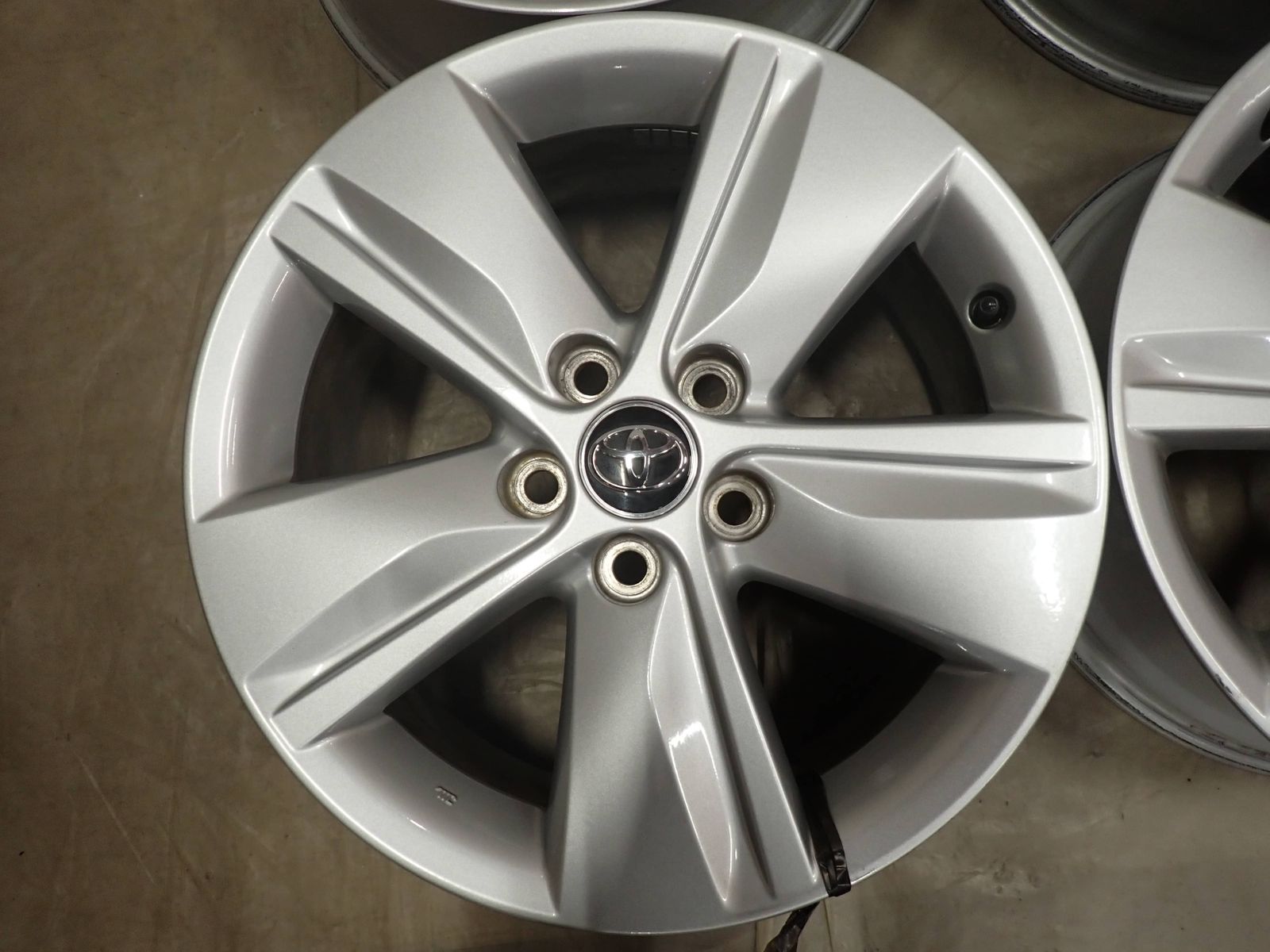 4本SET 会社宛 送料無料 17×7J トヨタ ハリアー 純正 アルミ 5穴 PCD 