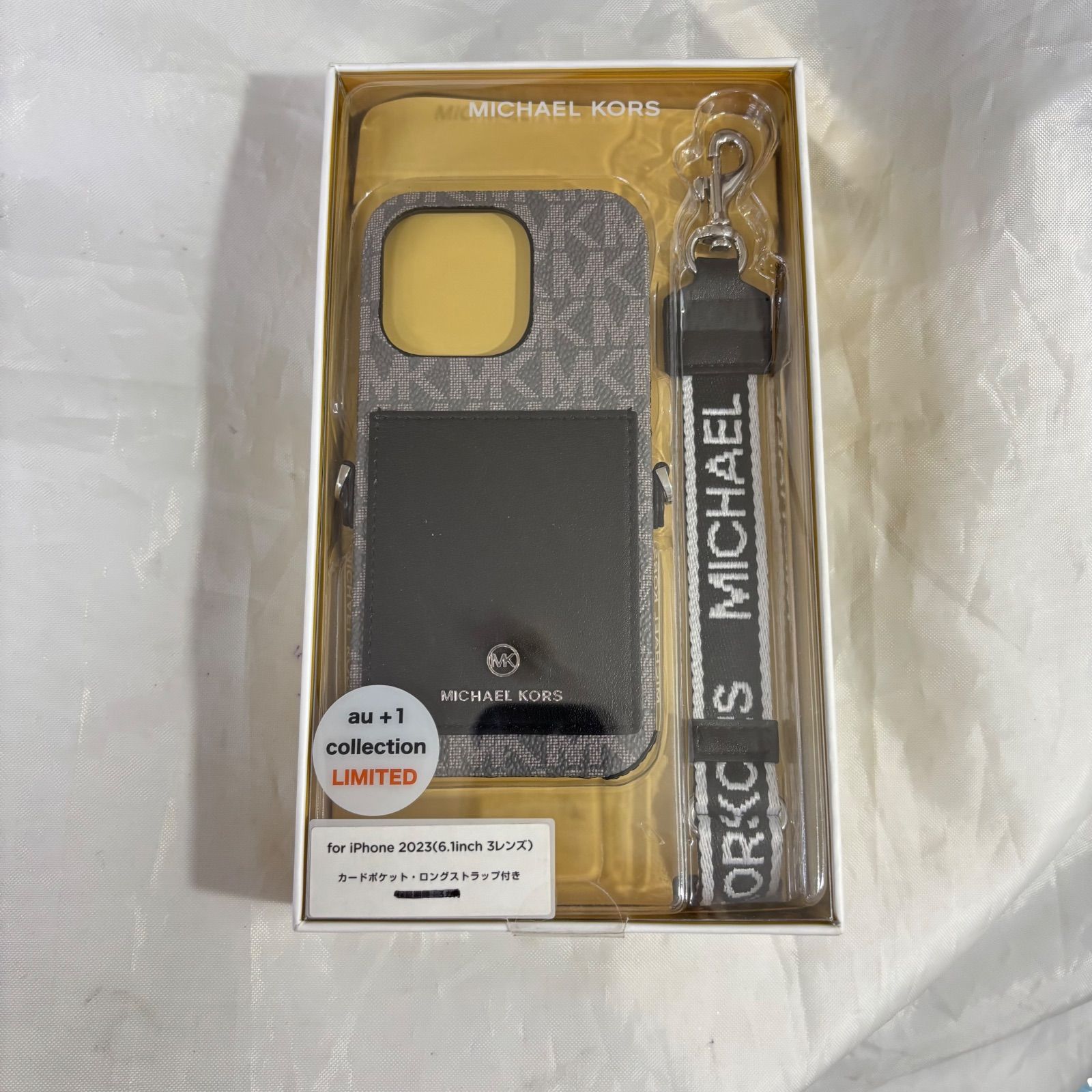 MICHAEL KORS iPhone 15 Pro ケース ストラップ付 - メルカリ MICHAEL KORS iPhone 15 Pro ケース ストラップ付 - メルカリ