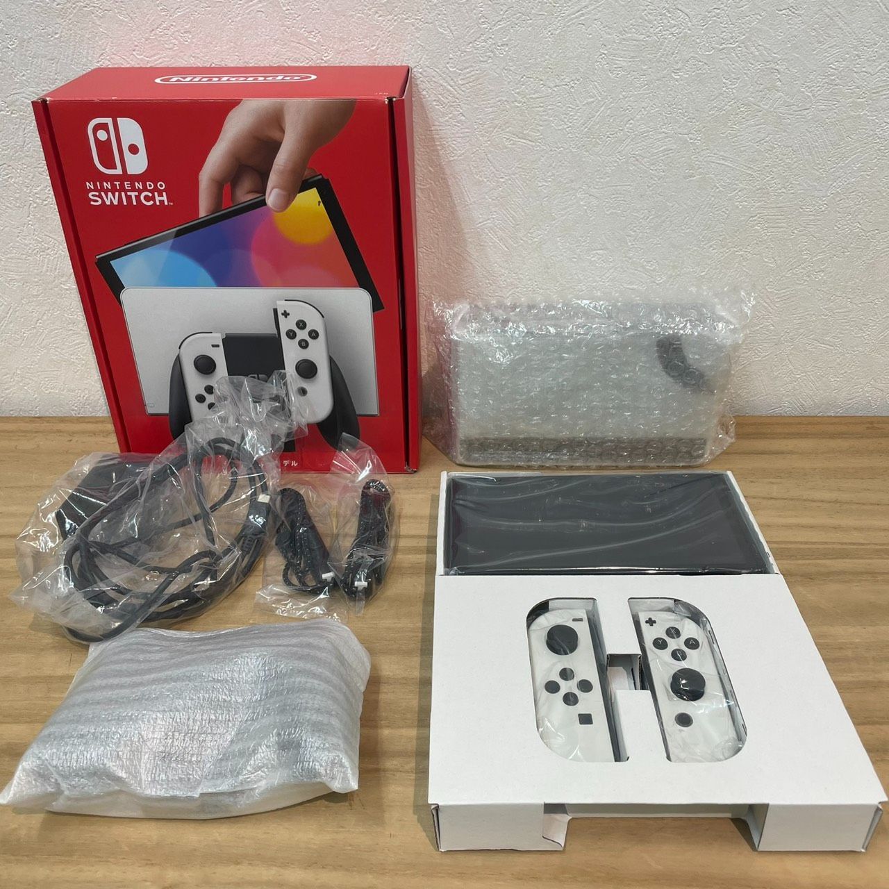 成】極美品!! Nintendo switch ニンテンドー スイッチ 有機ELモデル 