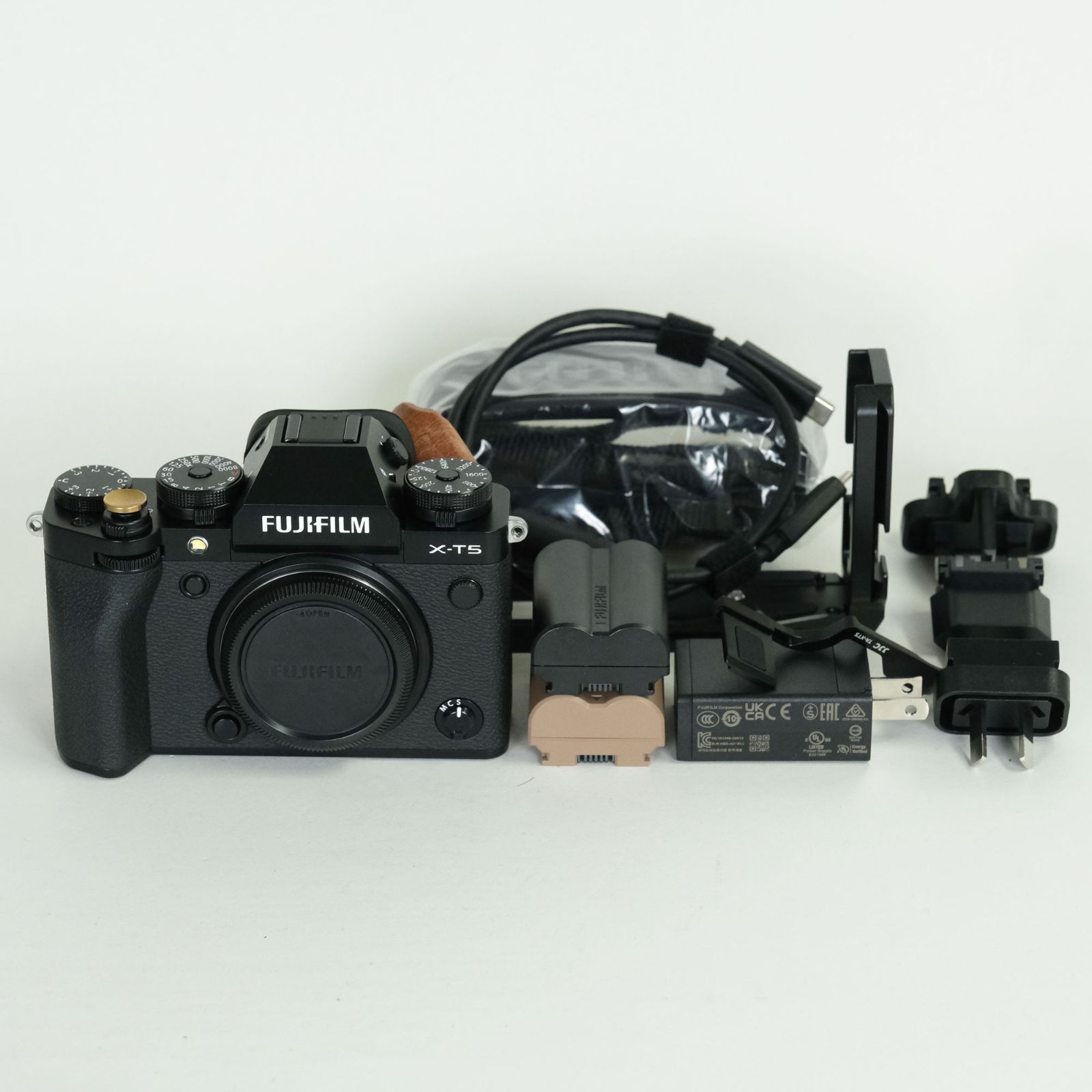 美品 | シャッター数1,210回｜別売付属品多数付] FUJIFILM X-T5 