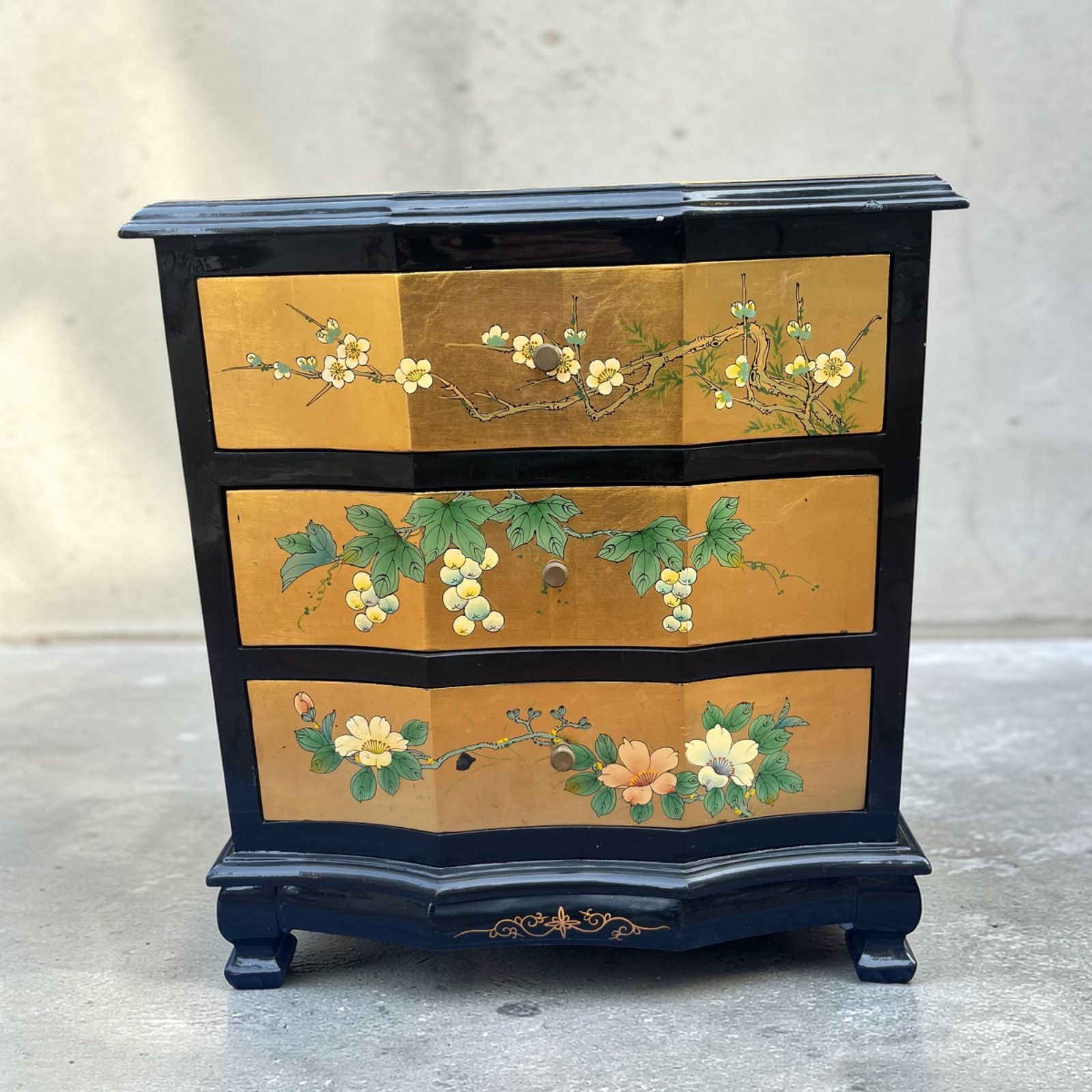 漆塗り モダンヴィンテージ 花柄チェスト 3段 黒×金 蒔絵風 サイド