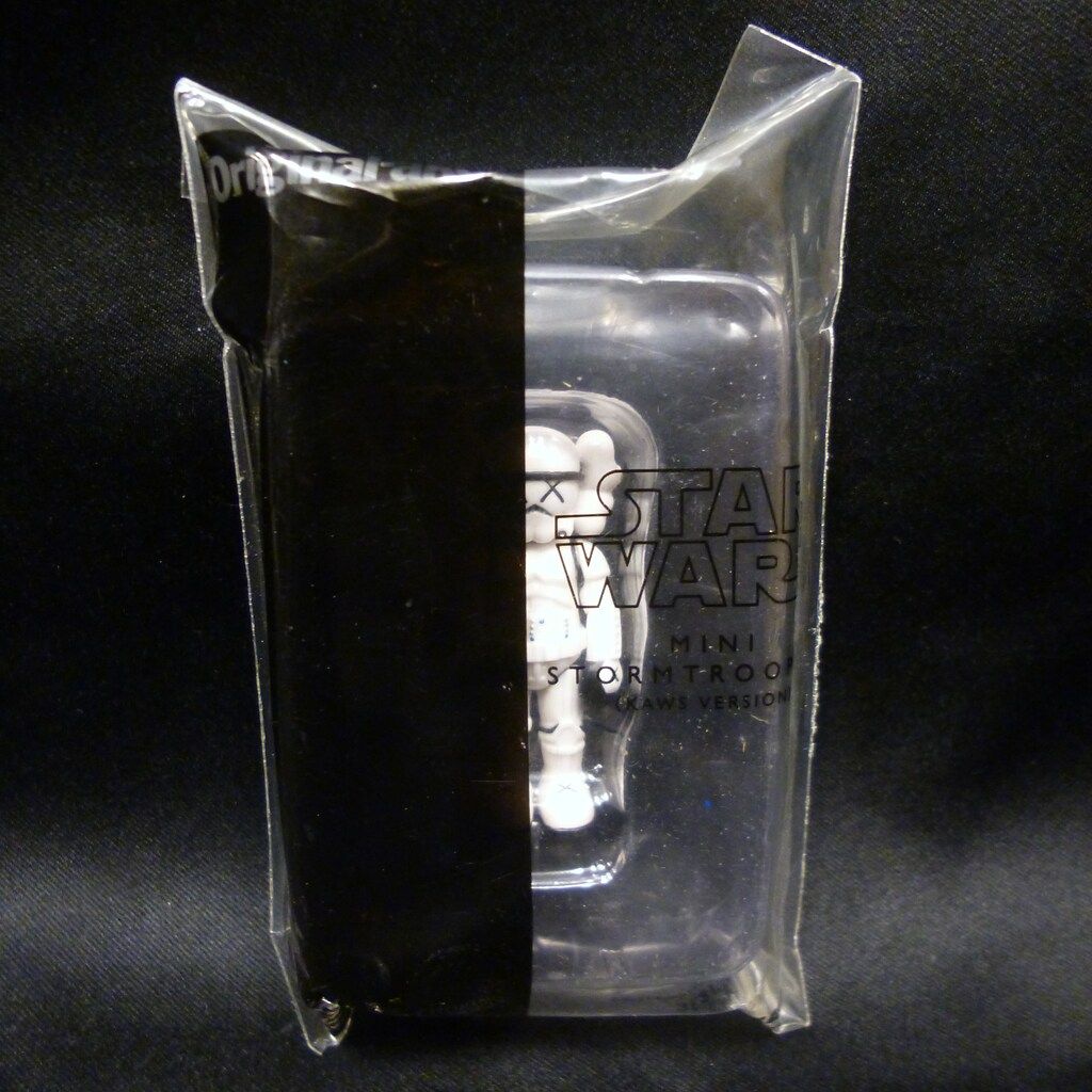 OriginalFake KAWS/STARWARS MINI ストームトルーパー カウズver