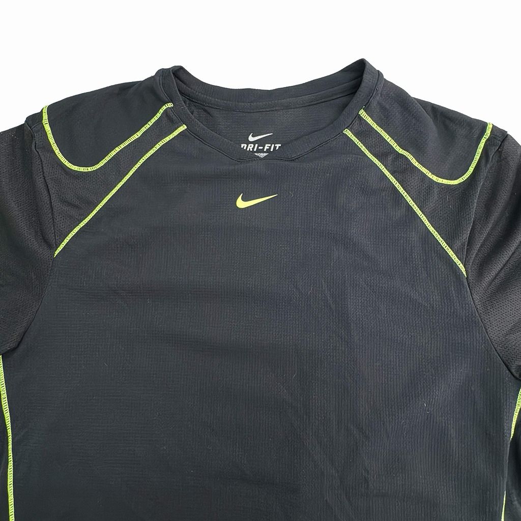NIKE ナイキ ワンポイントロゴ メッシュＴシャツ スポーツ ブラック(レディース XL)中古 古着 X7516 NIKE ナイキ ワンポイントロゴ メッシュTシャツ スポーツ ブラック