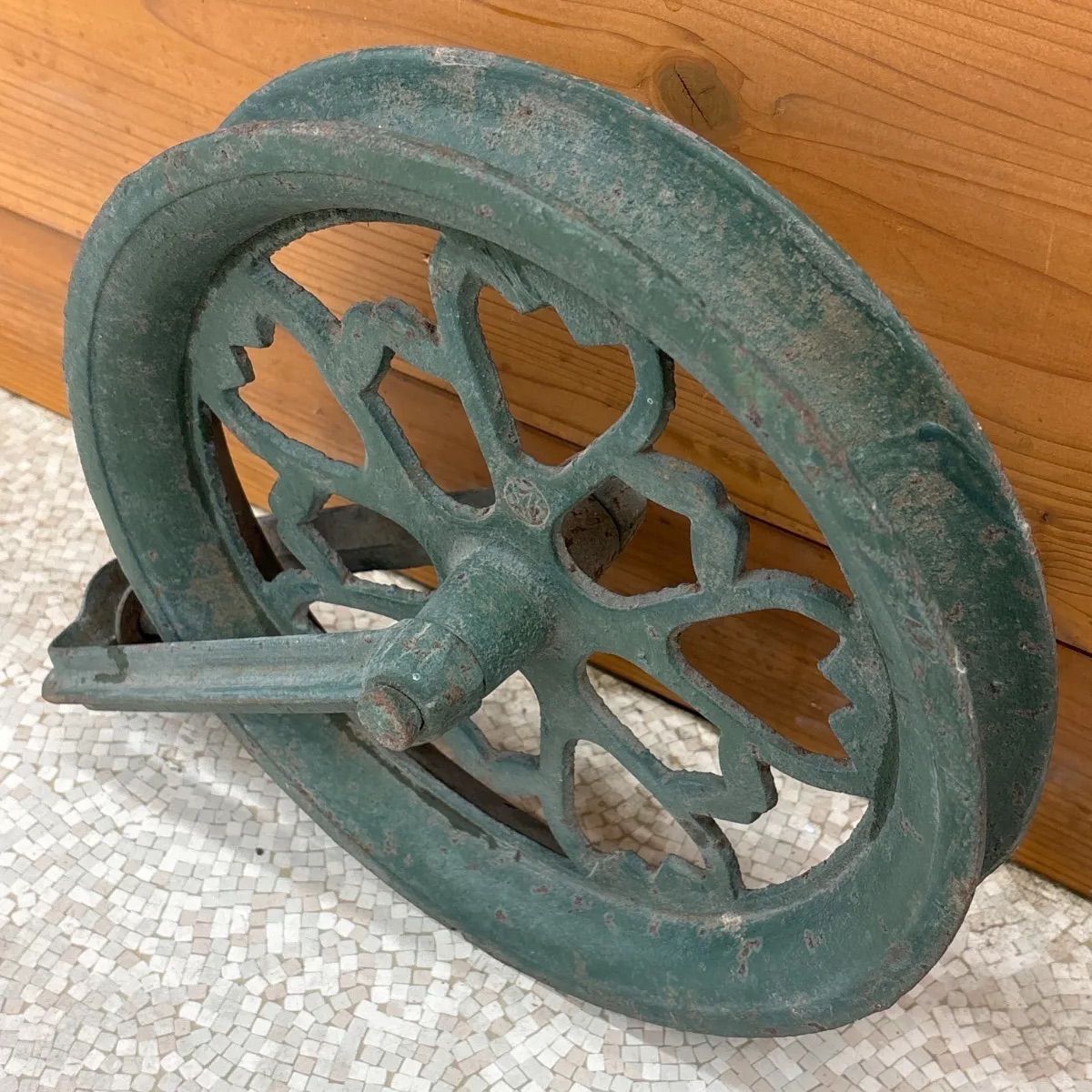 井戸 鶴瓶 滑車 アンティーク 鋳鉄 古道具 フック付き レトロ ガーデン 