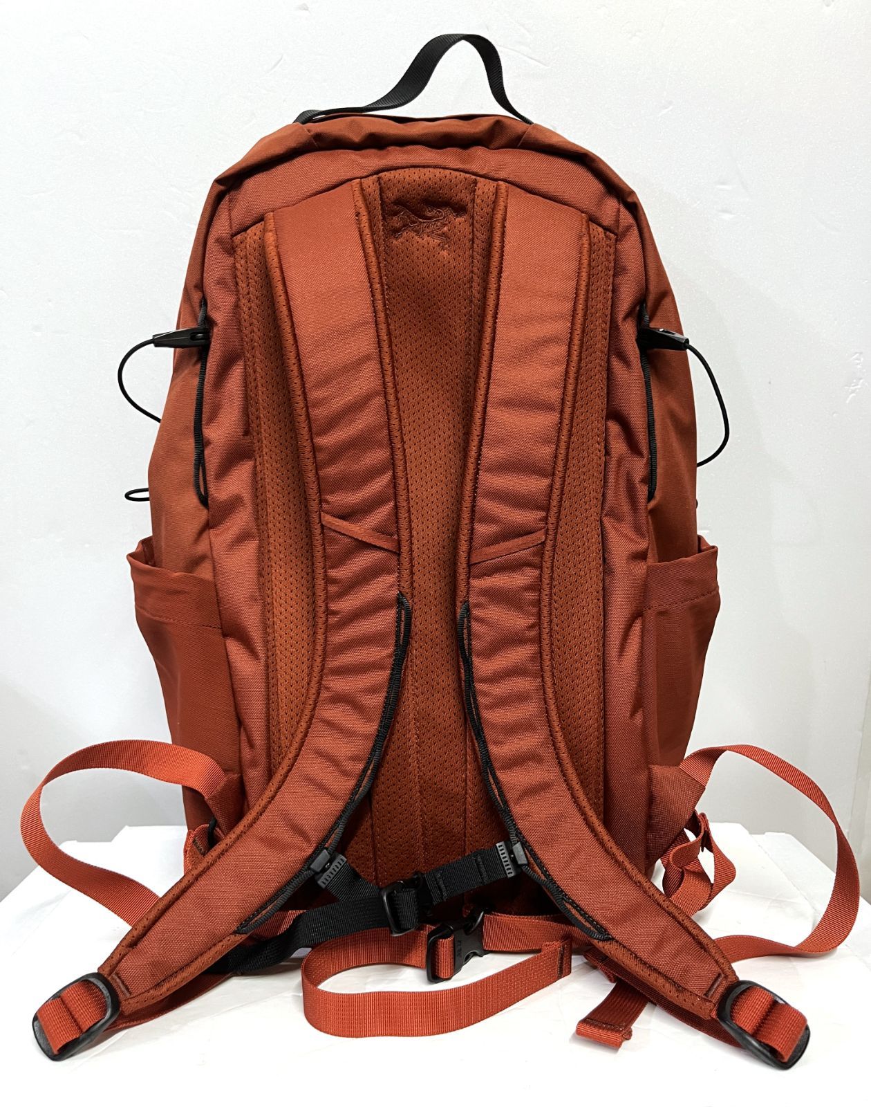 最安値，お得 Arc'teryx⁄Mantis 26⁄Backpack⁄Burgundy⁄Daypack
