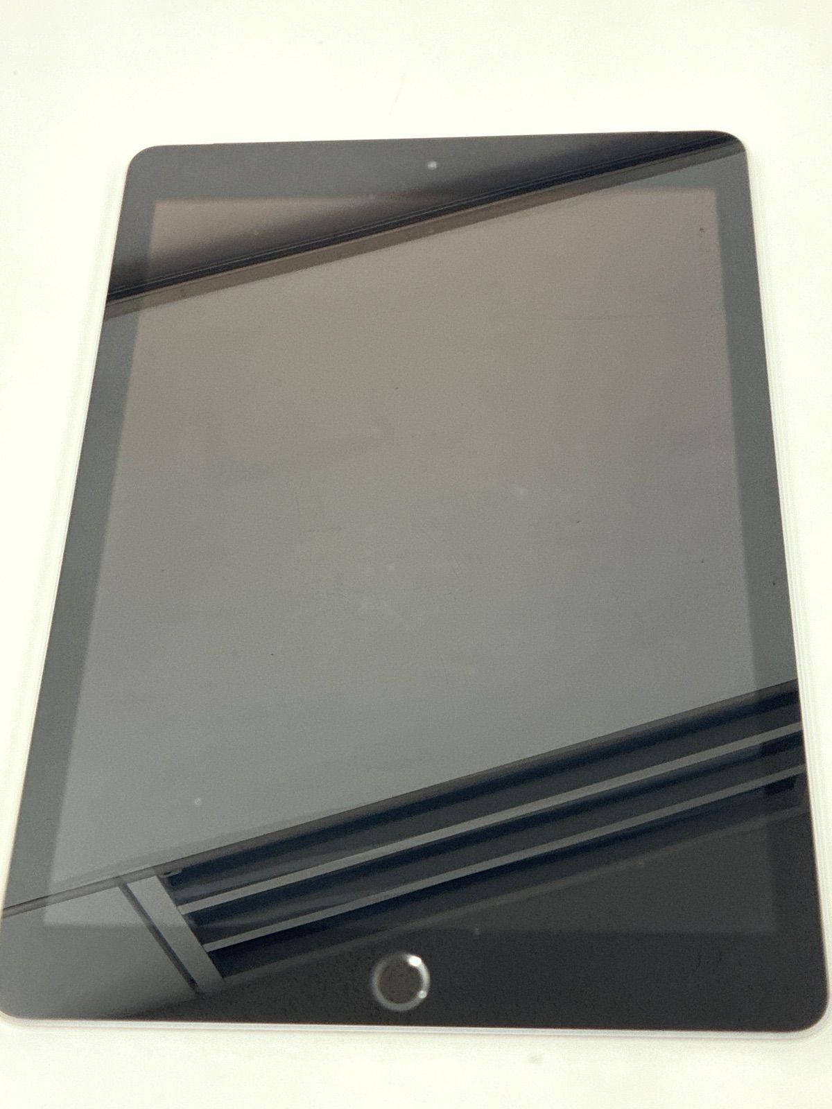 iPad本体 液晶小傷あり Apple やや傷あり - メルカリ